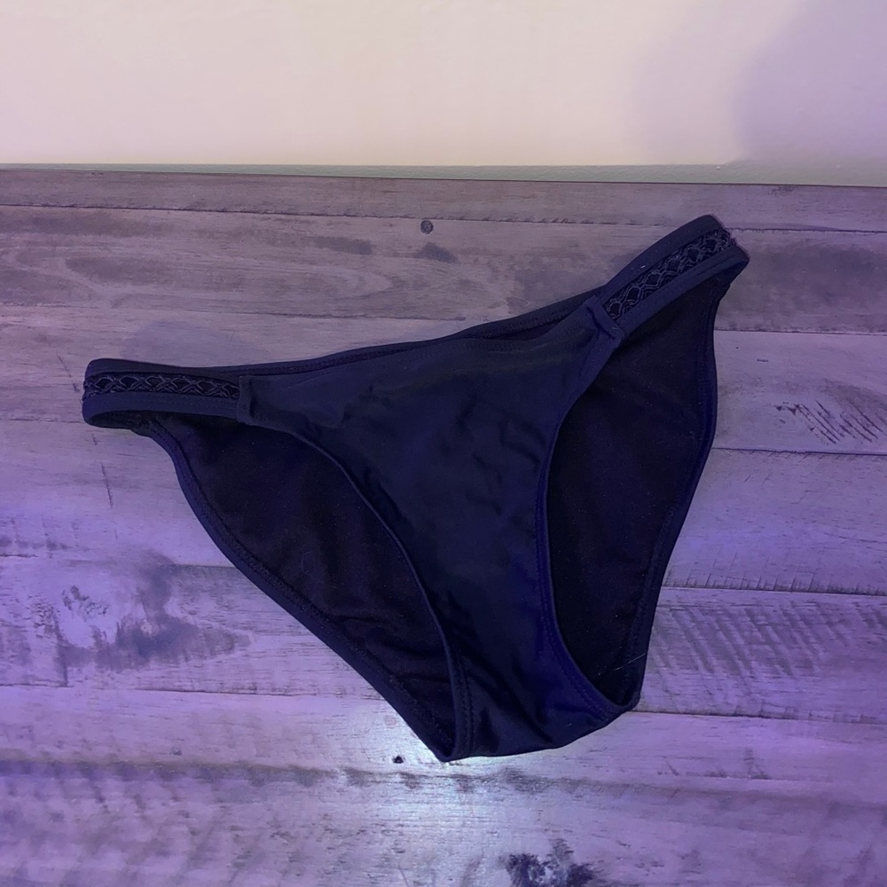 Black bikini bottoms
